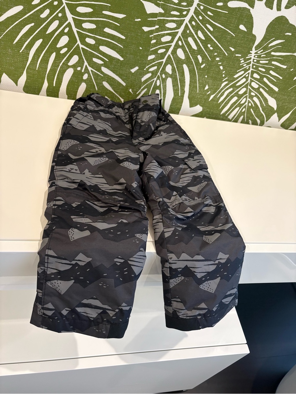 Columbia Kids Black & Gray Camo Snow Joggers
